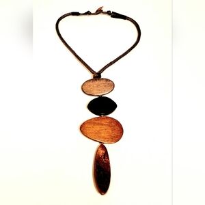 Wood and black stone pendant choker necklace